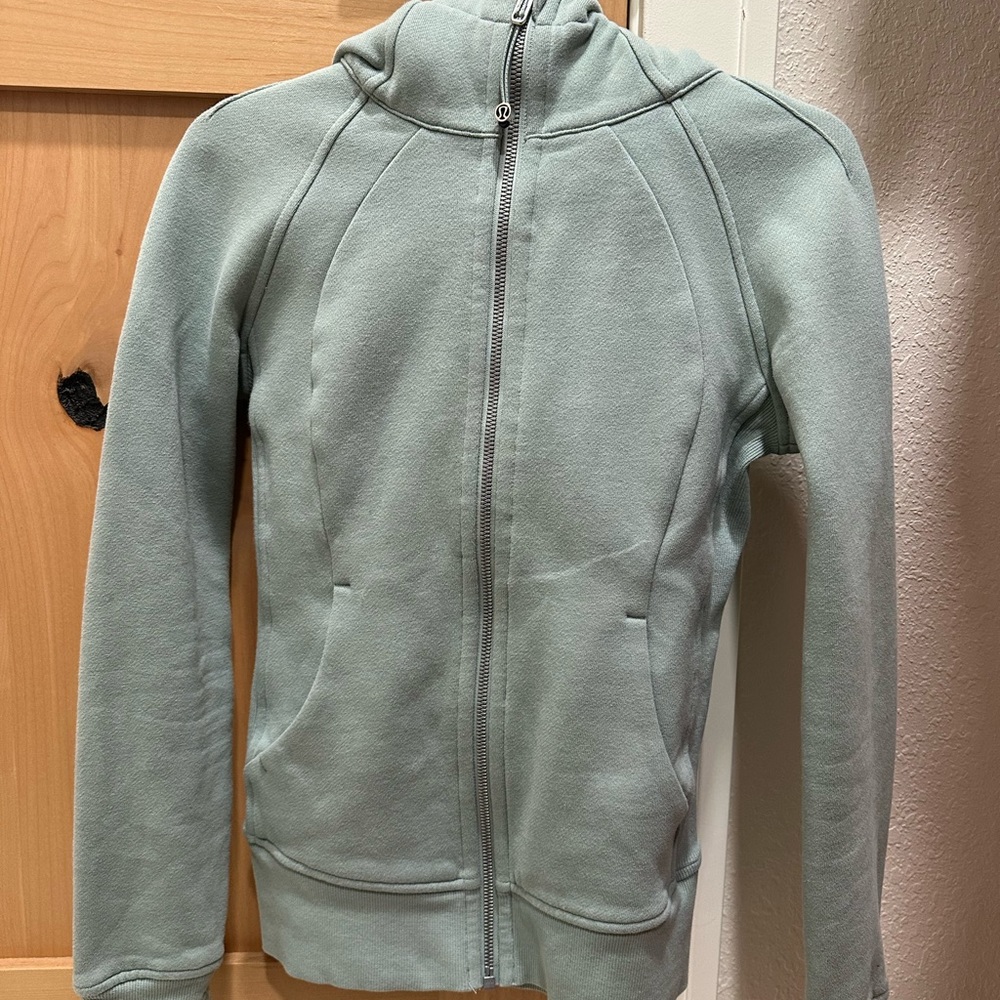 Lululemon Scuba